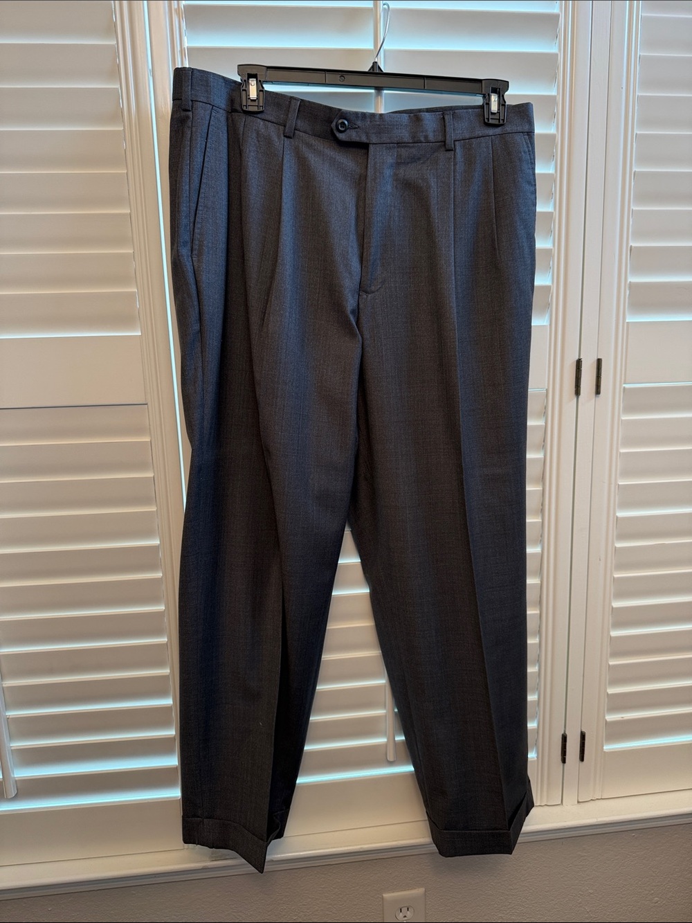 Perry Ellis Men's Pleated Dress Pants - Charcoal Gray